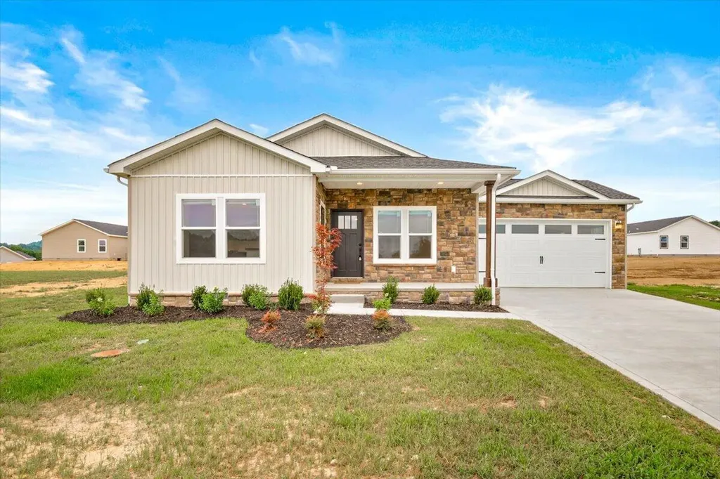 807 Sam Black Road London KY 40741