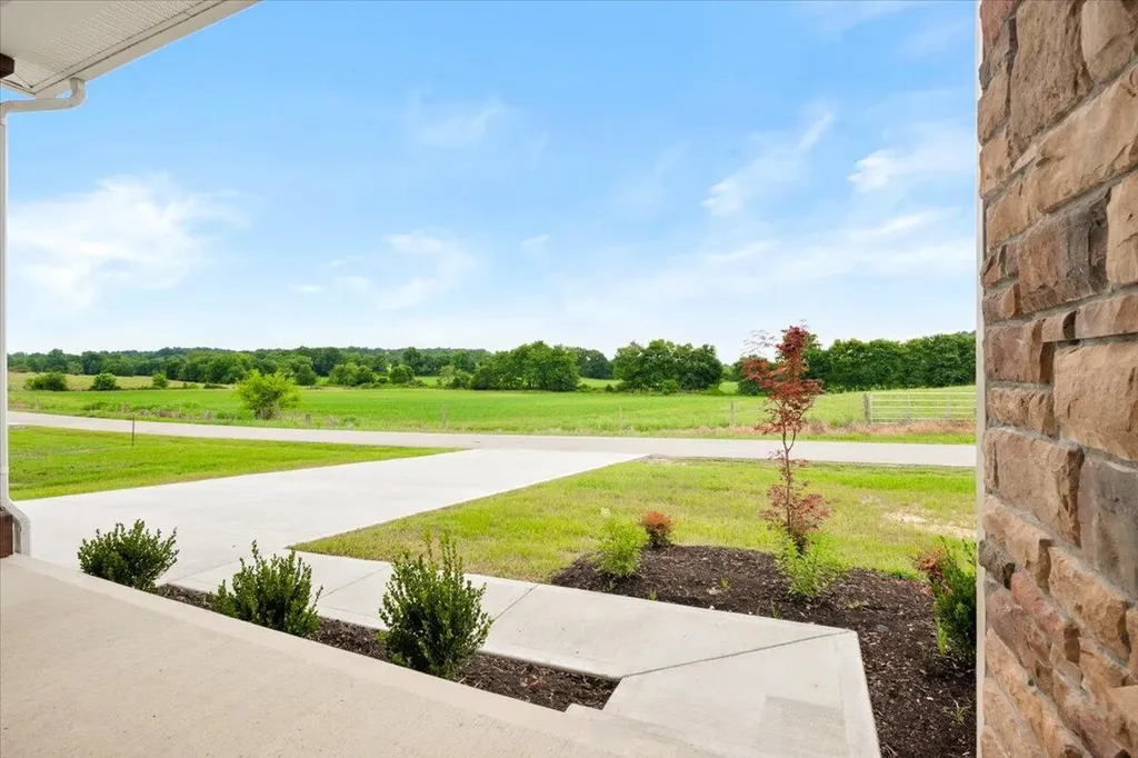 807 Sam Black Road London KY 40741