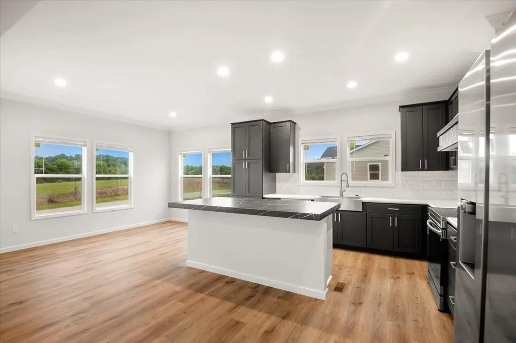 807 Sam Black Road London KY 40741