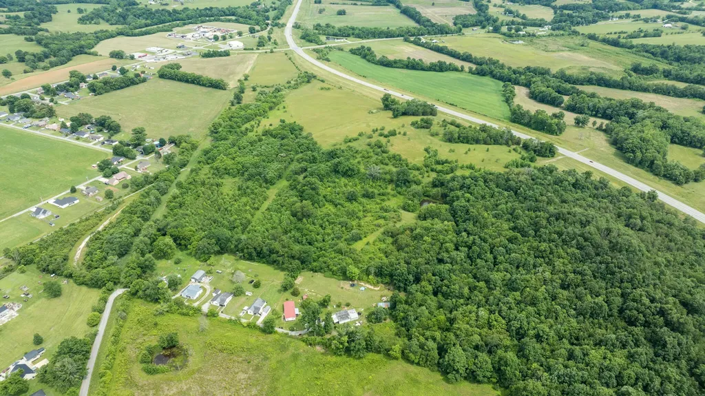 192A Fletcher Lane Crab Orchard KY 40419