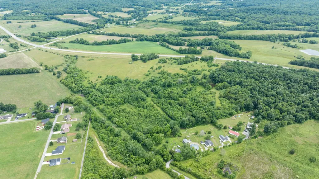 192A Fletcher Lane Crab Orchard KY 40419