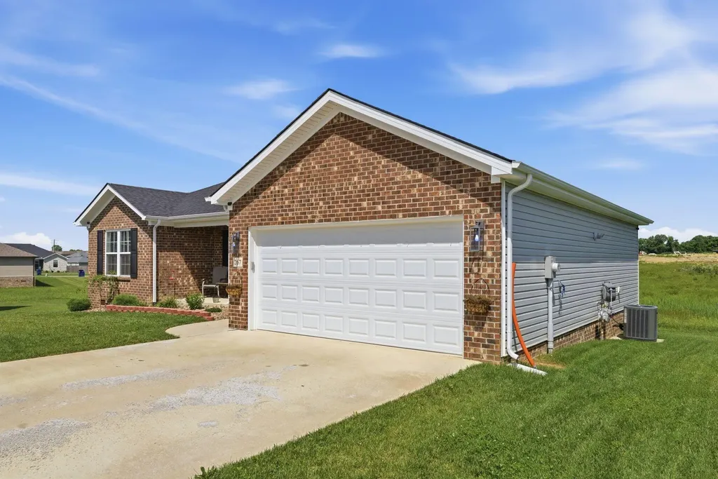 267 Brook Cove Berea KY 40403