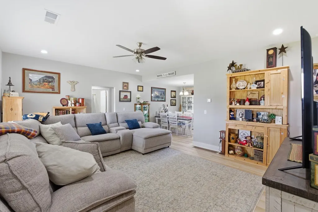 267 Brook Cove Berea KY 40403