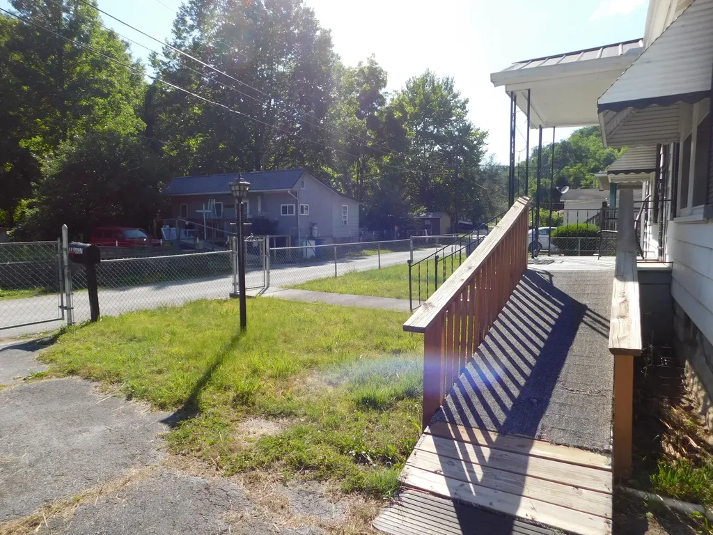 53 Redbud Court Evarts KY 40828