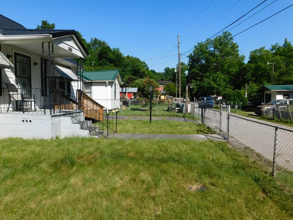 53 Redbud Court Evarts KY 40828