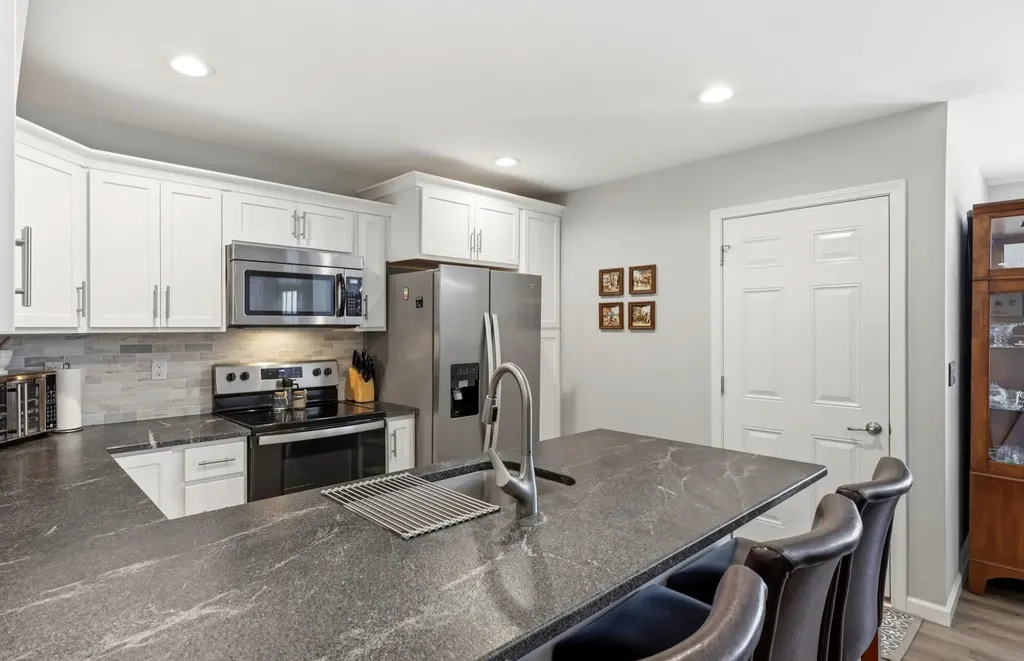 437 Middle Creek Way Berea KY 40403
