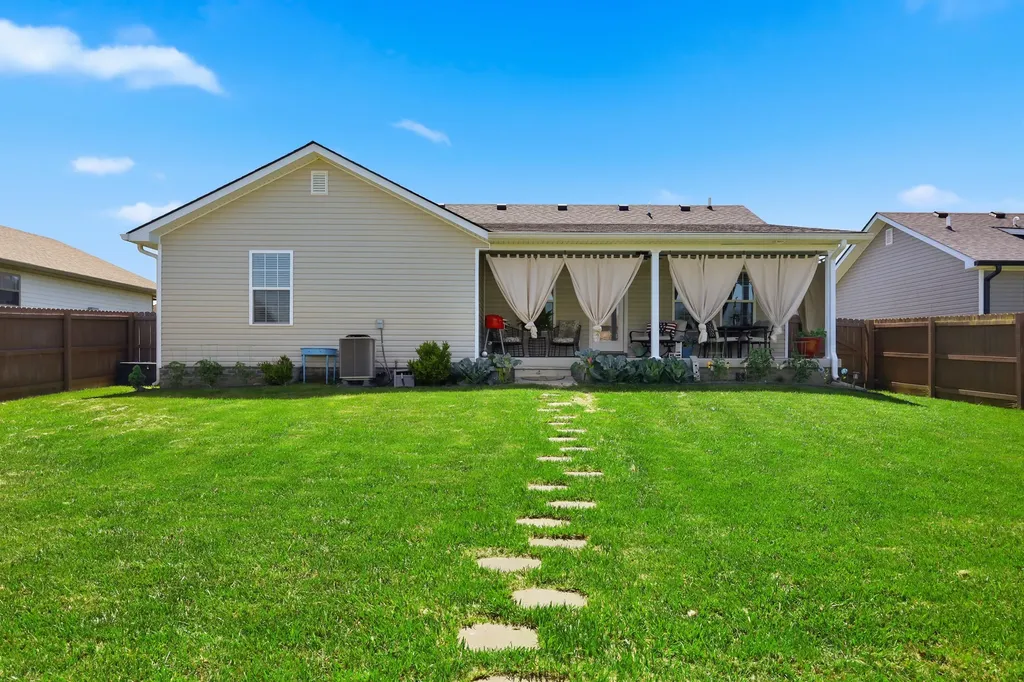 437 Middle Creek Way Berea KY 40403