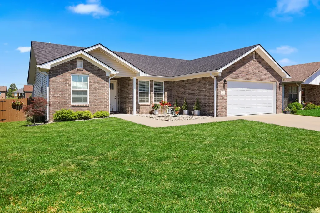 437 Middle Creek Way Berea KY 40403