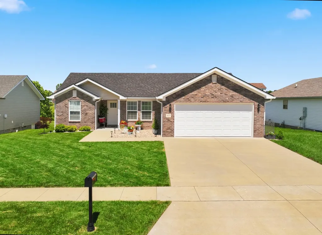 437 Middle Creek Way Berea KY 40403