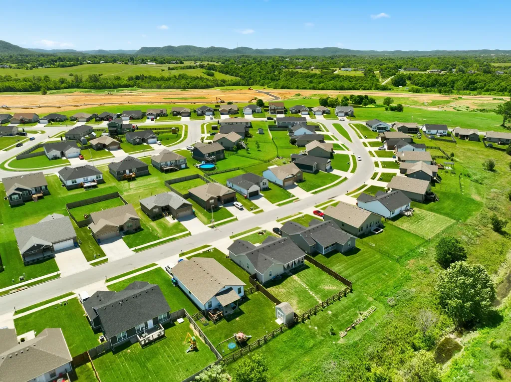 437 Middle Creek Way Berea KY 40403