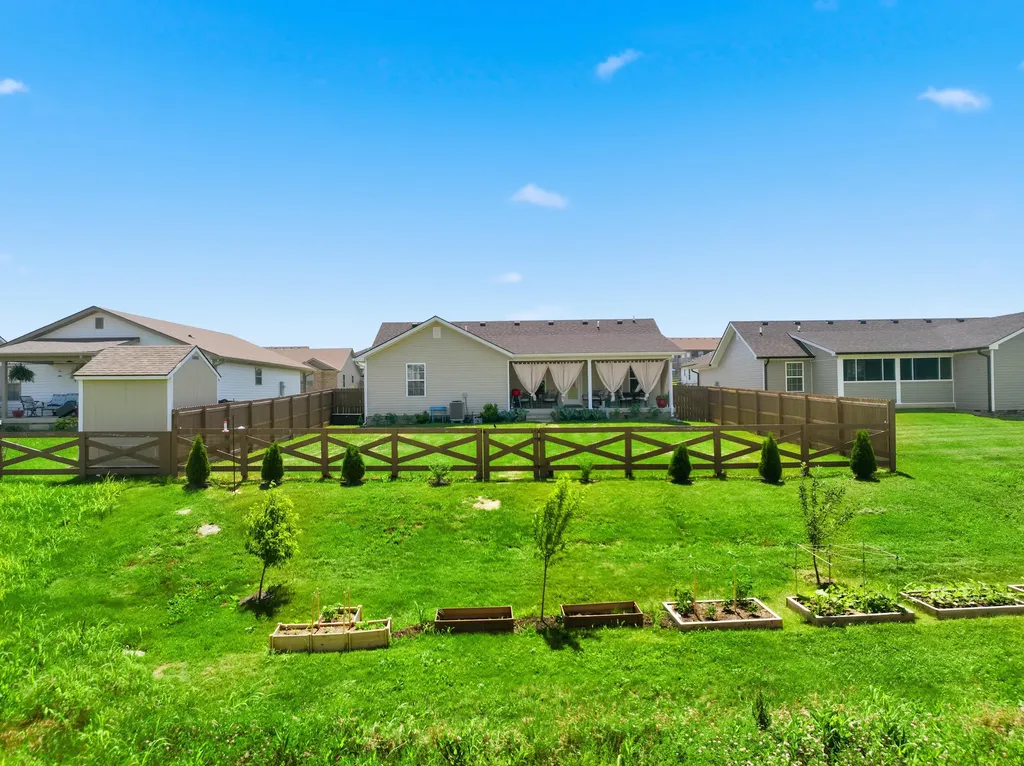 437 Middle Creek Way Berea KY 40403