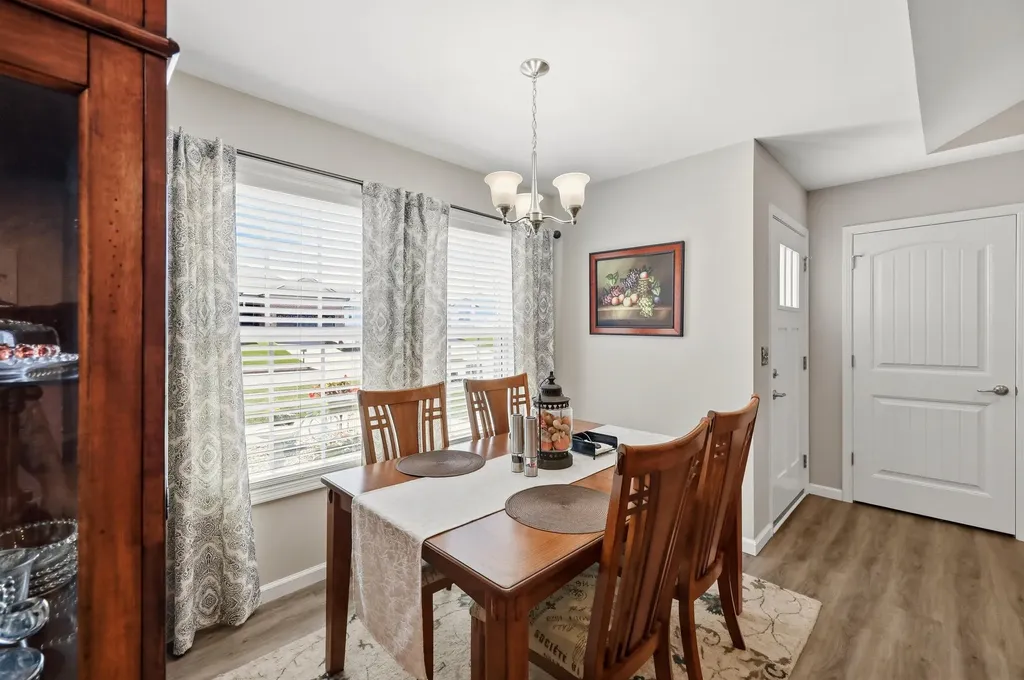 437 Middle Creek Way Berea KY 40403