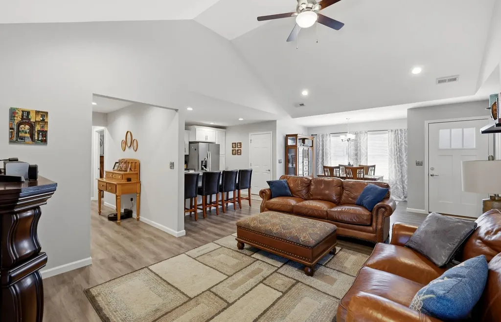 437 Middle Creek Way Berea KY 40403