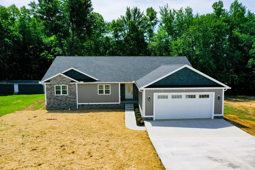 170 Laredo Drive London KY 40741
