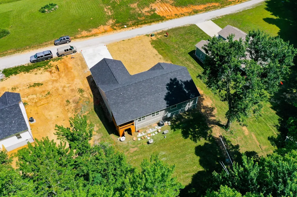 170 Laredo Drive London KY 40741