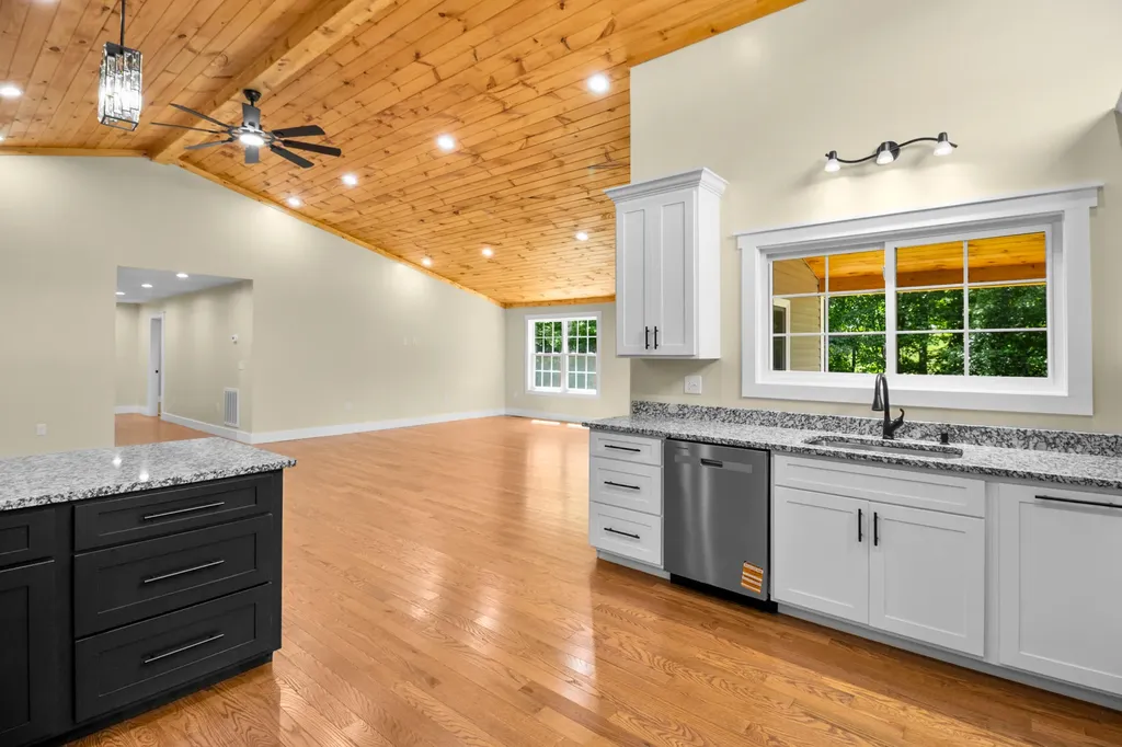 170 Laredo Drive London KY 40741