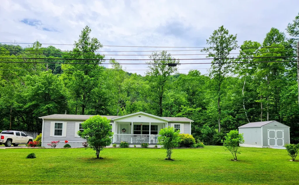 17108 Kentucky 28 Buckhorn KY 41721