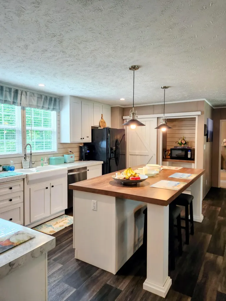 17108 Kentucky 28 Buckhorn KY 41721