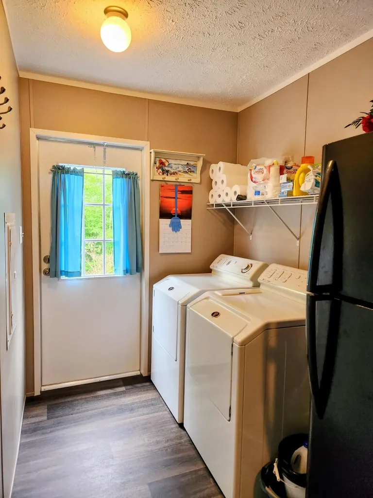 17108 Kentucky 28 Buckhorn KY 41721