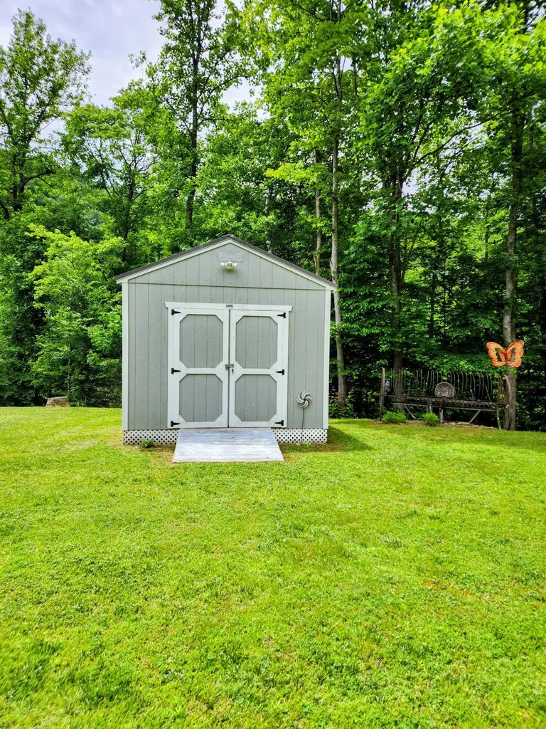 17108 Kentucky 28 Buckhorn KY 41721