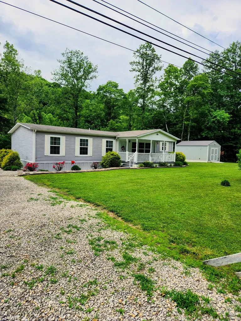 17108 Kentucky 28 Buckhorn KY 41721