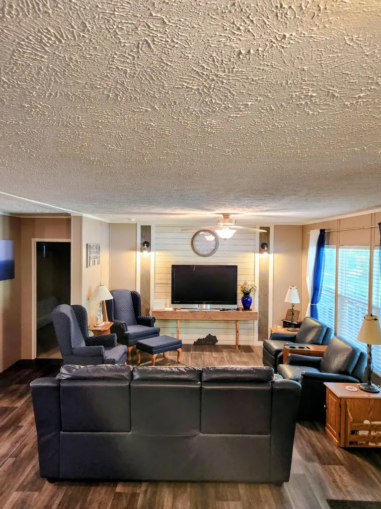 17108 Kentucky 28 Buckhorn KY 41721