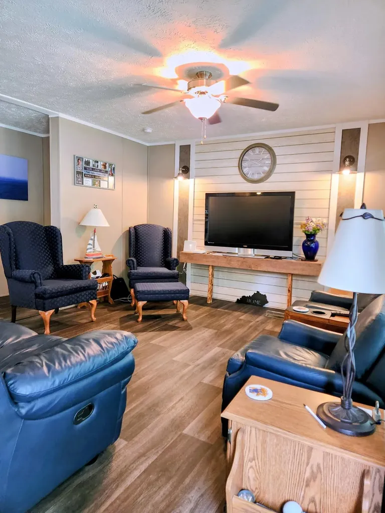 17108 Kentucky 28 Buckhorn KY 41721