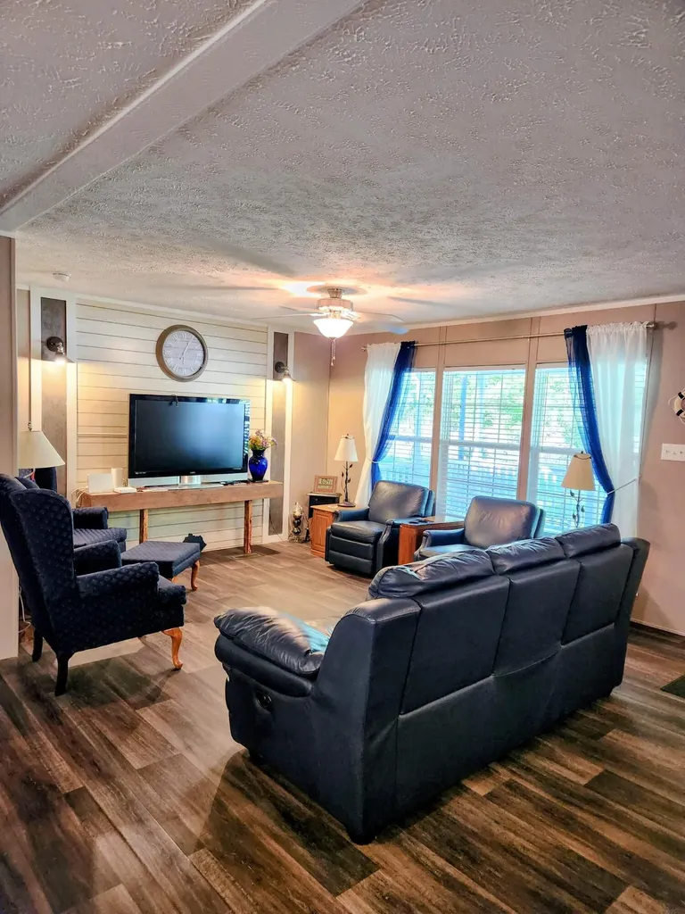 17108 Kentucky 28 Buckhorn KY 41721
