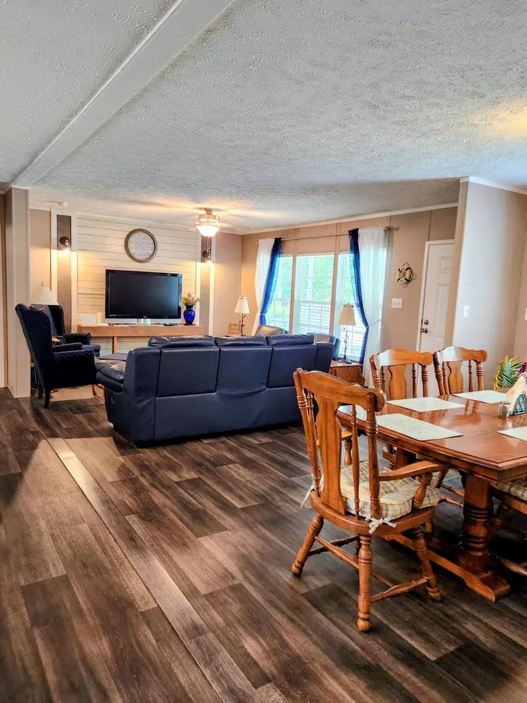17108 Kentucky 28 Buckhorn KY 41721