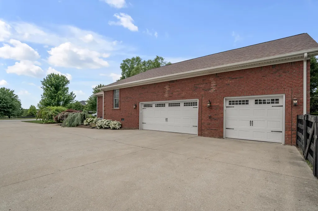 420 W Brannon Road Nicholasville KY 40356