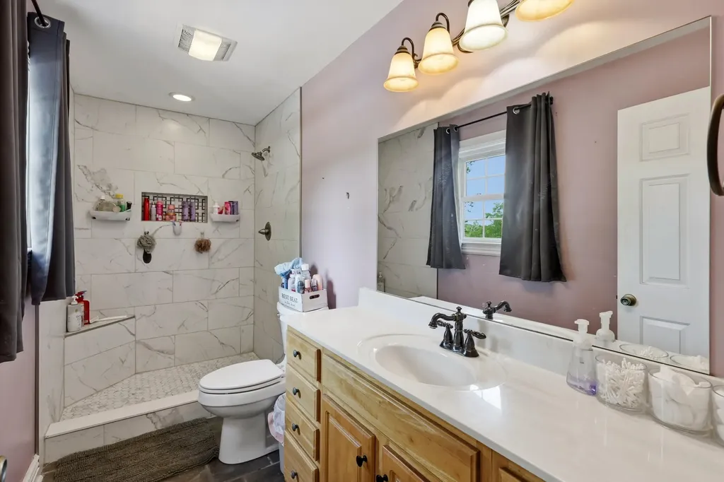 688 Cap Bottom Lane Harrodsburg KY 40330
