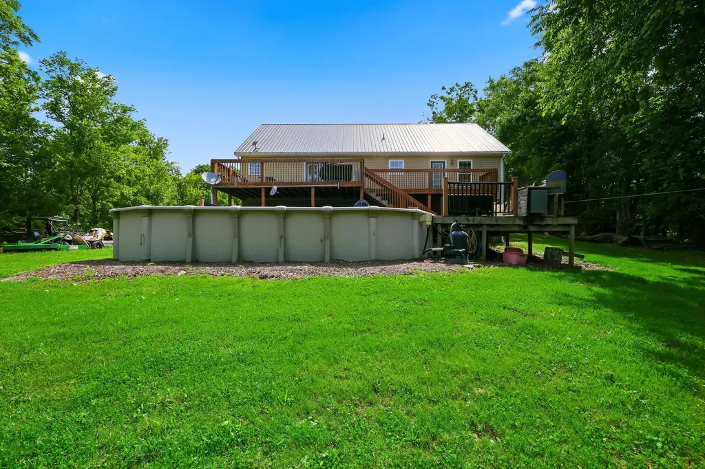 688 Cap Bottom Lane Harrodsburg KY 40330