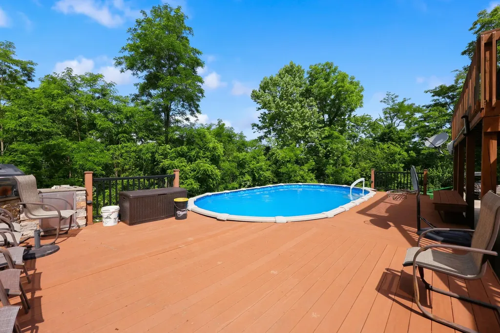 688 Cap Bottom Lane Harrodsburg KY 40330
