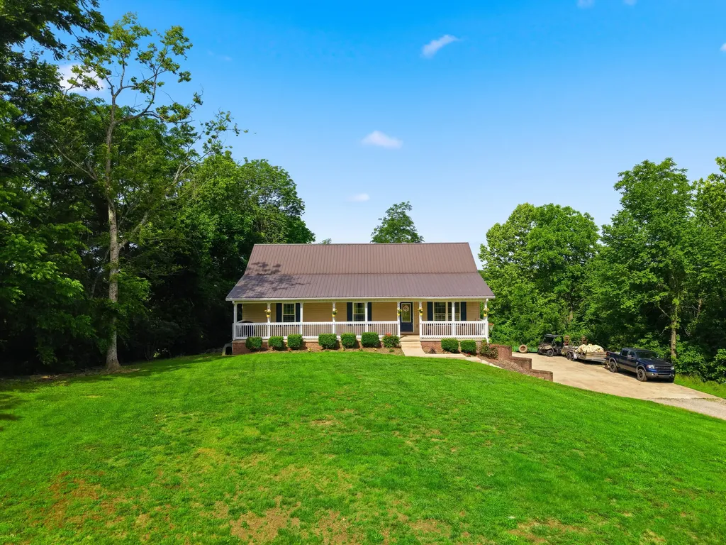 688 Cap Bottom Lane Harrodsburg KY 40330