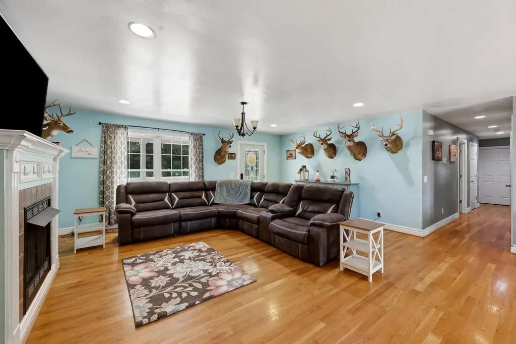 688 Cap Bottom Lane Harrodsburg KY 40330