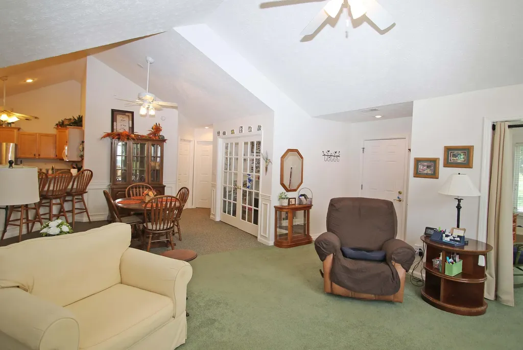 253 Churchill Nicholasville KY 40356