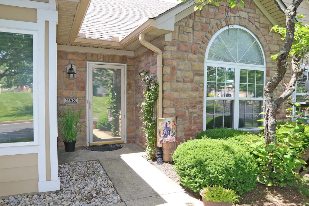 253 Churchill Nicholasville KY 40356
