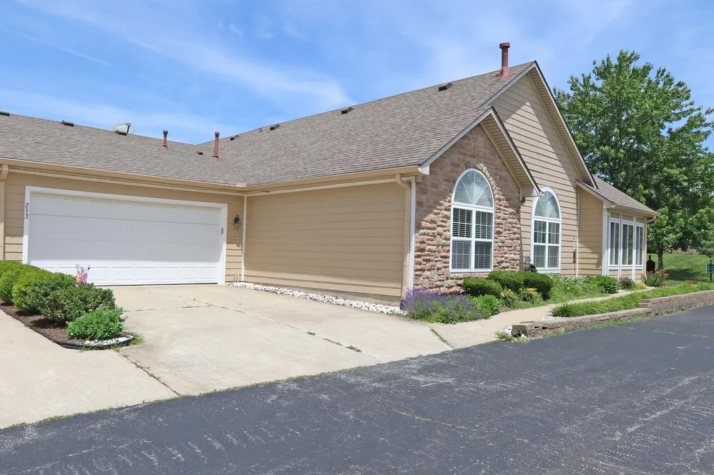 253 Churchill Nicholasville KY 40356