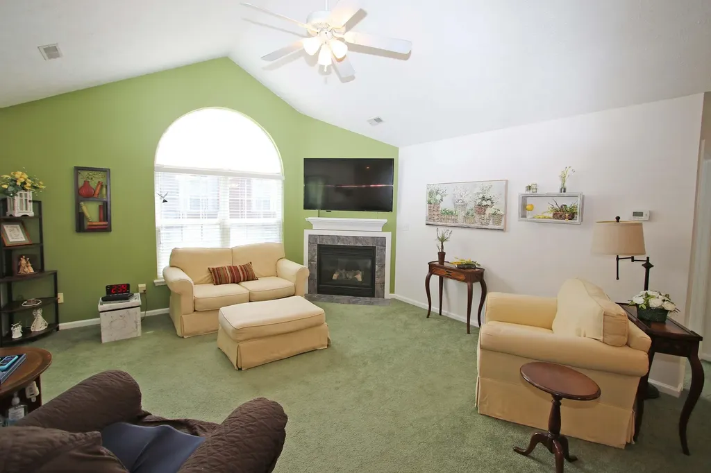 253 Churchill Nicholasville KY 40356