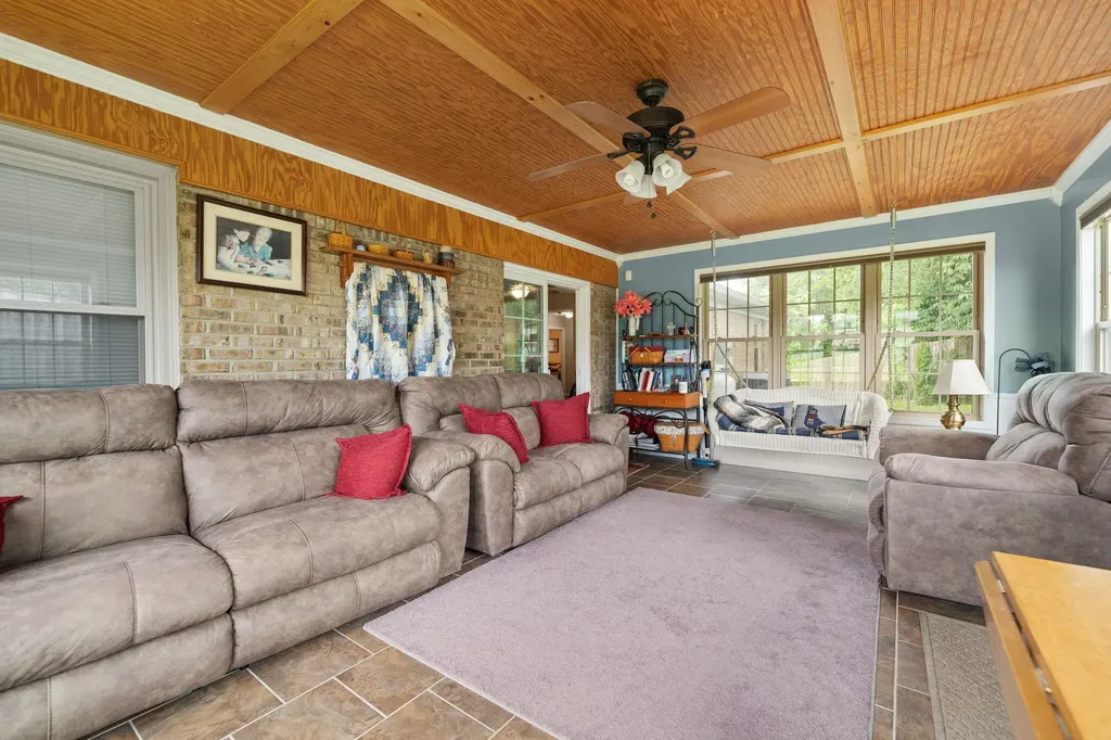 100 Saratoga Circle Richmond KY 40475