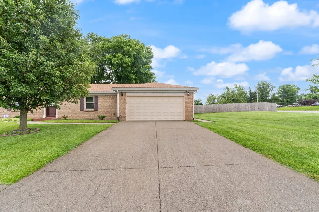 100 Saratoga Circle Richmond KY 40475