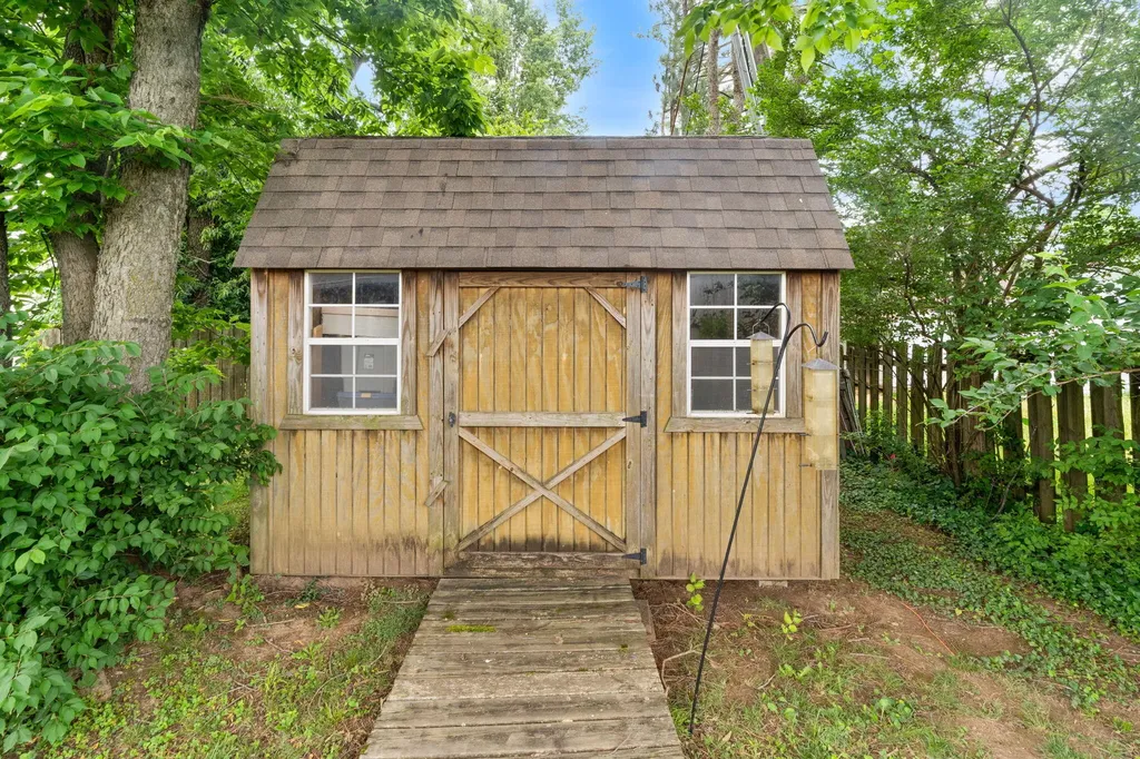 100 Saratoga Circle Richmond KY 40475