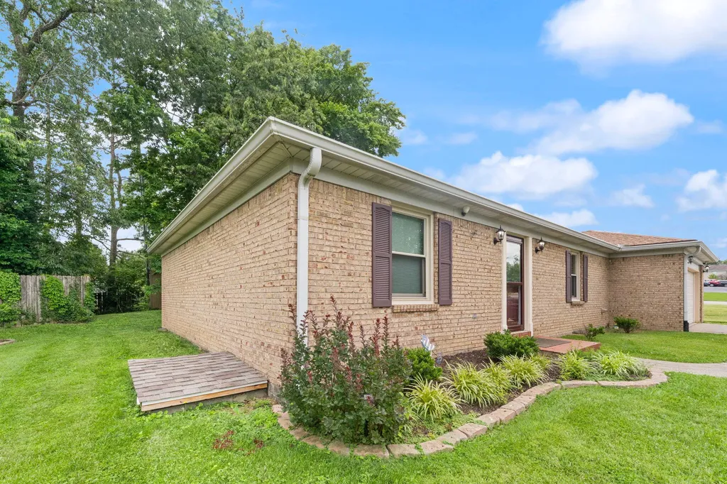 100 Saratoga Circle Richmond KY 40475