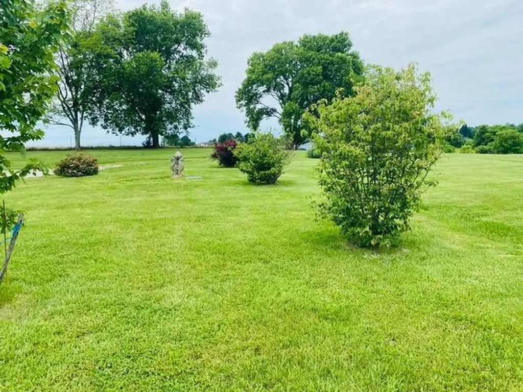 4363 Brush Grove Road Willisburg KY 40078