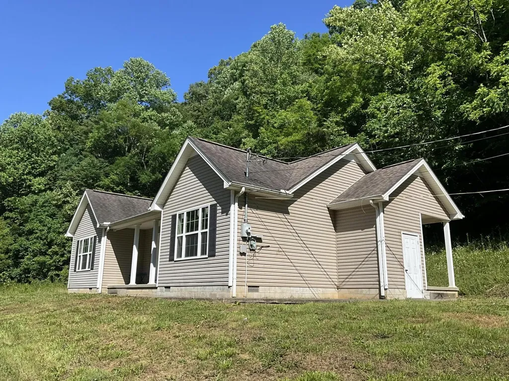 9285 Ky-1524 Manchester KY 40962