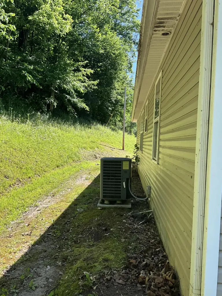 9285 Ky-1524 Manchester KY 40962