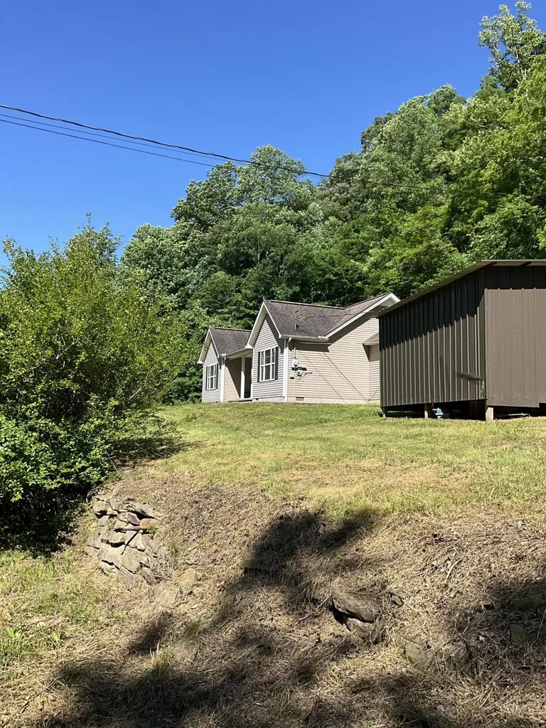9285 Ky-1524 Manchester KY 40962