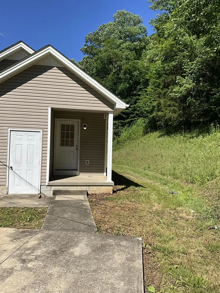 9285 Ky-1524 Manchester KY 40962