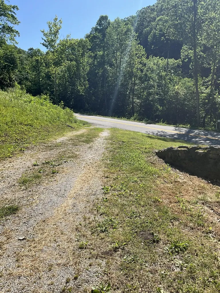 9285 Ky-1524 Manchester KY 40962