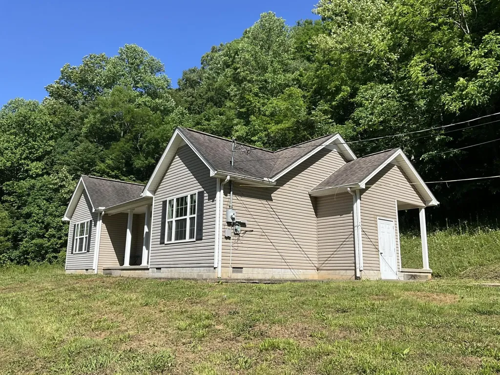 9285 Ky-1524 Manchester KY 40962